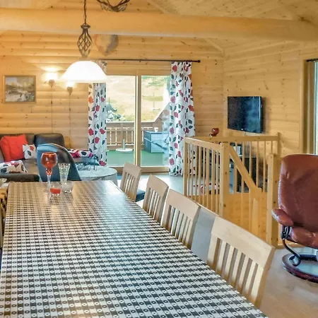 4 Bedroom Beautiful In Kolnes Osnes