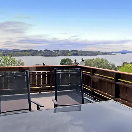 Stunning In Kolnes With Ethernet Internet Holiday home Eike